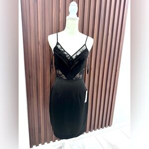 NWT 🏷️ BCBG mini black dress size 4